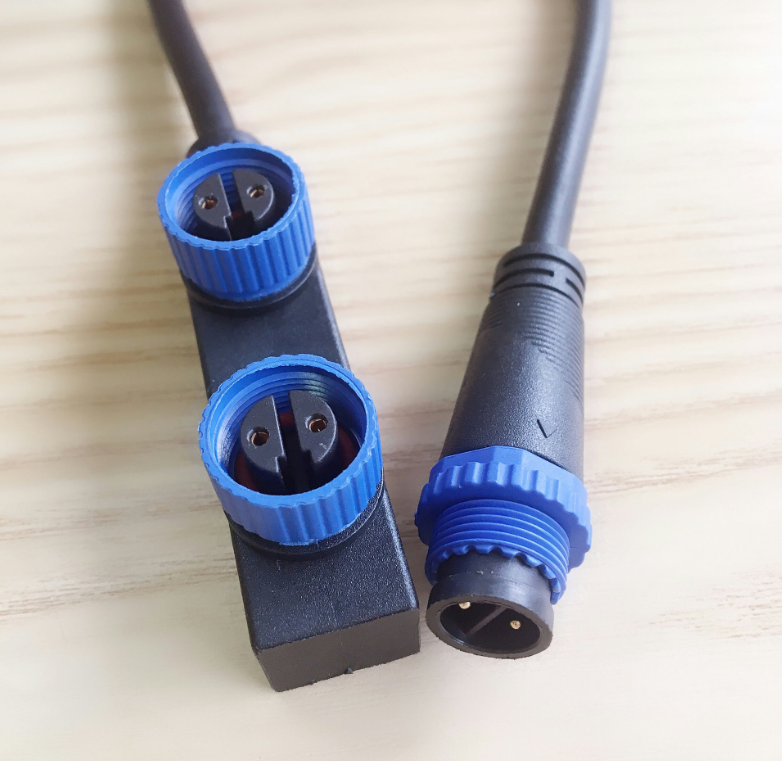 m15防水線(xiàn) led路灯一进二出防水连接器 